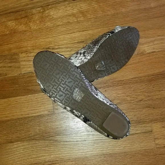 NWOT-Elaine Turner Snake Flats - Picture 5 of 7